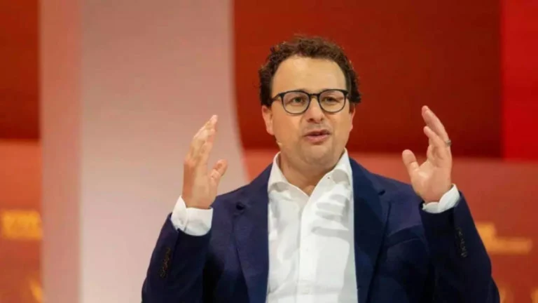 Nobel Prize-winning economist