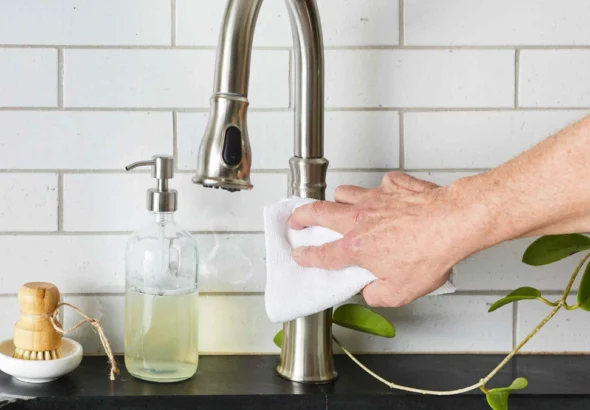 Remove Hard Water Stains with Vinegar and Dish Soap